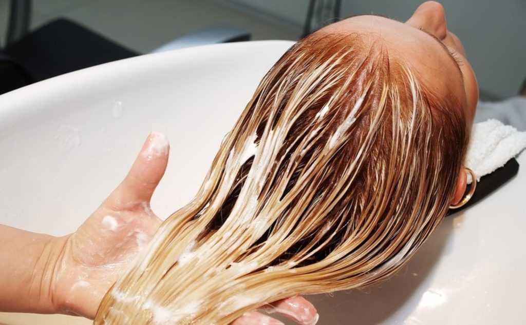 Как увлажнить и подлечить очень сухие окрашенные волосы
