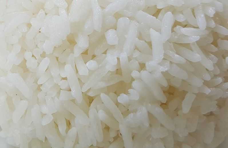 Нужно мыть пропаренный рис. Длиннозерный рассыпчатый рис. Рис белый длиннозерный. Длиннозерный рис вареный. Царь рис длиннозерный.
