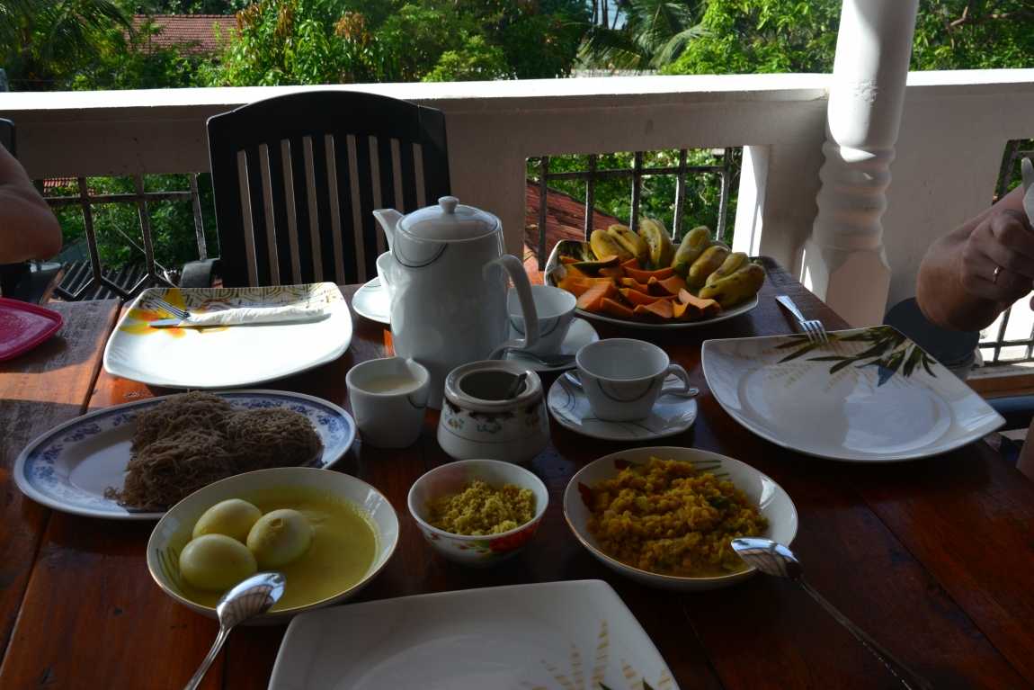 Кухня шри. Национальный завтрак Шри Ланки. Завтрак на Шри Ланке. Кухня на Шри Ланке. Местная еда на Шри Ланке.