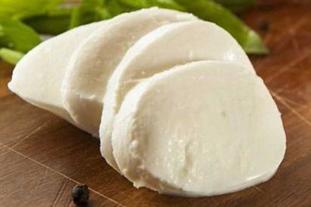 Ella mozzarella. Моцарелла Филанте. Моцарелла Corlasa. Моцарелла Халлуми Фета. Mozzarella Яблуновка.